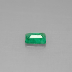 Emerald Gemstone in 5.7 x 4 mm Size for Sale, Emerald Stone in Green Color