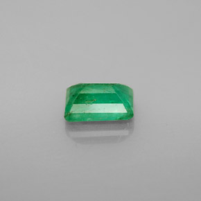 Emerald Gemstone in 7 x 5 mm (calibrated) Size for Sale, Emerald Stone in Green Color