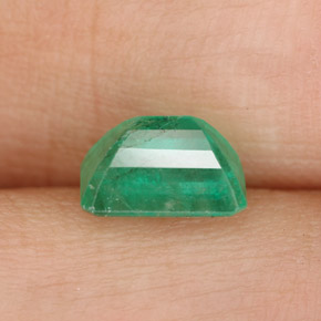 Emerald Gemstone in 7 x 5 mm (calibrated) Size for Sale, Emerald Stone in Green Color
