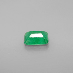 Emerald Gemstone in 7 x 5 mm (calibrated) Size for Sale, Emerald Stone in Green Color
