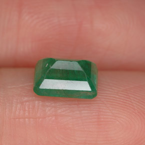 Emerald Gemstone in 7 x 5 mm (calibrated) Size for Sale, Emerald Stone in Green Color