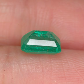 Emerald Gemstone in 7 x 5 mm (calibrated) Size for Sale, Emerald Stone in Green Color