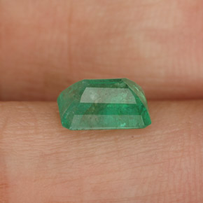 Emerald Gemstone in 7 x 5 mm (calibrated) Size for Sale, Emerald Stone in Green Color