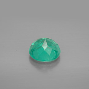 Emerald Gemstone in 8 mm (calibrated) Size for Sale, Emerald Stone in Green Color