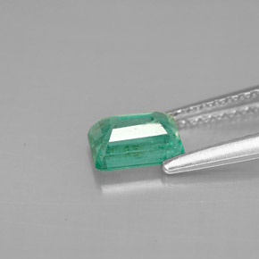 Emerald Gemstone in 6 x 4 mm (calibrated) Size for Sale, Emerald Stone in Green Color