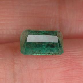 Emerald Gemstone in 8 x 6 mm (calibrated) Size for Sale, Emerald Stone in Green Color