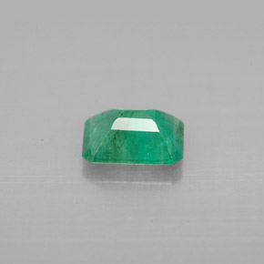 Emerald Gemstone in 8 x 6 mm (calibrated) Size for Sale, Emerald Stone in Green Color