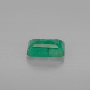 Emerald Gemstone in 7.9 x 5.6 mm Size for Sale, Emerald Stone in Green Color