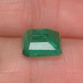 Emerald Gemstone in 8 x 6 mm (calibrated) Size for Sale, Emerald Stone in Green Color