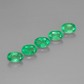 2.37 ct Green Emerald Stone, Natural Emerald in Oval Facet Shape for Sale