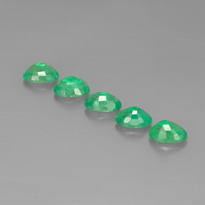 Emerald Gemstone in 6 x 4 mm (calibrated) Size for Sale, Emerald Stone in Green Color