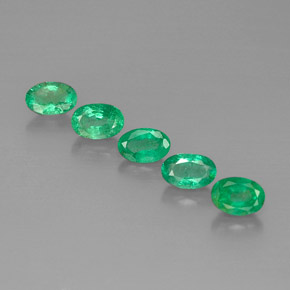 2.70 ct Green Emerald Stone, Natural Emerald in Oval Facet Shape for Sale