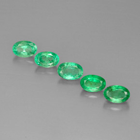 2.51 ct Green Emerald Stone, Natural Emerald in Oval Facet Shape for Sale