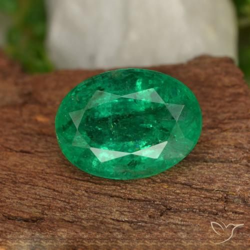 1.52 ct Green Emerald Stone, Natural Emerald in Oval Facet Shape for Sale