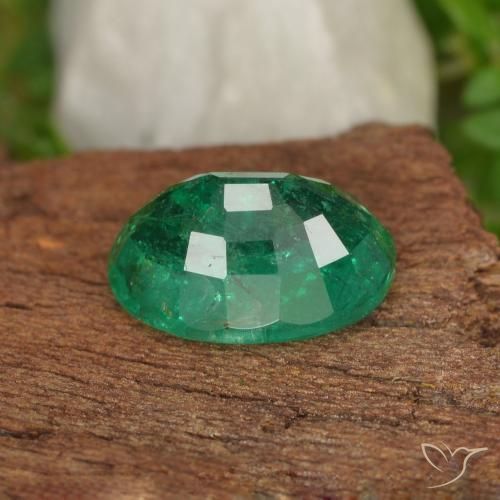 Emerald Gemstone in 8.4 x 6.4 mm Size for Sale, Emerald Stone in Medium Green Color
