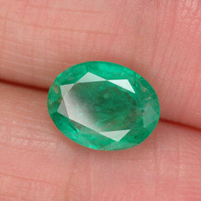 1.64 ct Green Emerald Stone, Natural Emerald in Oval Facet Shape for Sale