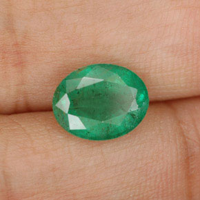 1.58 ct Green Emerald Stone, Natural Emerald in Oval Facet Shape for Sale