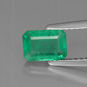 0.75 ct Green Emerald Gemstone, Emerald Gem in Octagon Facet Shape for Sale.