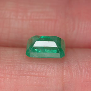 Emerald Gemstone in 7 x 5 mm (calibrated) Size for Sale, Emerald Stone in Green Color