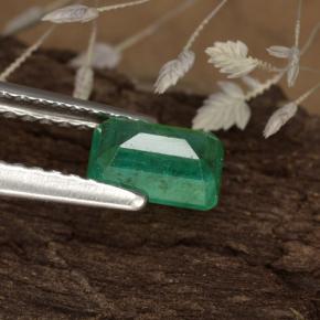 Emerald Gemstone in 6 x 4 mm (calibrated) Size for Sale, Emerald Stone in Green Color