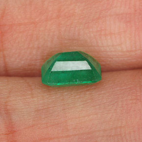Emerald Gemstone in 7 x 5 mm (calibrated) Size for Sale, Emerald Stone in Green Color