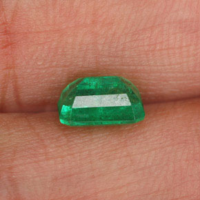 Emerald Gemstone in 7 x 5 mm (calibrated) Size for Sale, Emerald Stone in Green Color