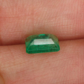 Emerald Gemstone in 7 x 5 mm (calibrated) Size for Sale, Emerald Stone in Green Color