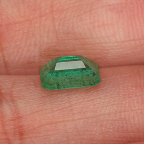 Emerald Gemstone in 7 x 5 mm (calibrated) Size for Sale, Emerald Stone in Green Color