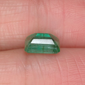 Emerald Gemstone in 7 x 5 mm (calibrated) Size for Sale, Emerald Stone in Green Color