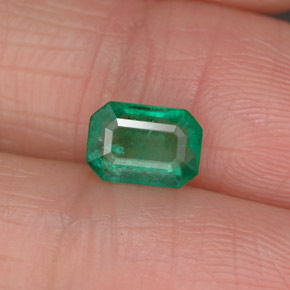 0.86 ct Green Emerald Gemstone, Emerald Gem in Octagon Facet Shape for Sale.