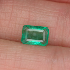 0.94 ct Green Emerald Gemstone, Emerald Gem in Octagon Facet Shape for Sale.