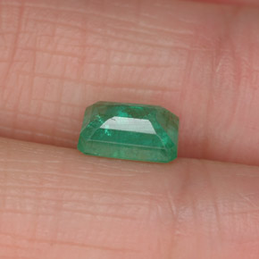 Emerald Gemstone in 7 x 5 mm (calibrated) Size for Sale, Emerald Stone in Green Color