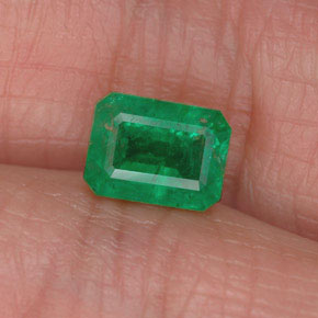 0.94 ct Green Emerald Gemstone, Emerald Gem in Octagon Facet Shape for Sale.
