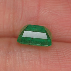 Emerald Gemstone in 7 x 5 mm (calibrated) Size for Sale, Emerald Stone in Green Color