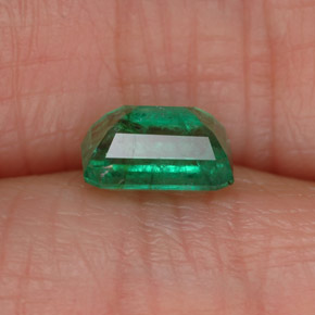 Emerald Gemstone in 7 x 5 mm (calibrated) Size for Sale, Emerald Stone in Green Color