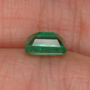 Emerald Gemstone in 7 x 5 mm (calibrated) Size for Sale, Emerald Stone in Green Color
