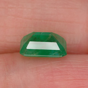 Emerald Gemstone in 7 x 5 mm (calibrated) Size for Sale, Emerald Stone in Green Color