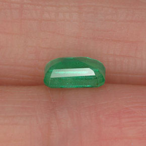 Emerald Gemstone in 6 x 4 mm (calibrated) Size for Sale, Emerald Stone in Green Color