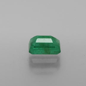 Emerald Gemstone in 6.2 x 4.2 mm Size for Sale, Emerald Stone in Green Color
