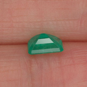 Emerald Gemstone in 6 x 4 mm (calibrated) Size for Sale, Emerald Stone in Green Color