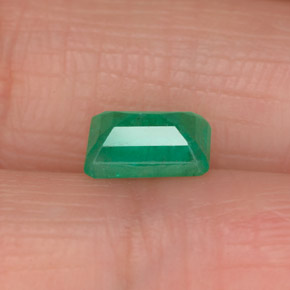 Emerald Gemstone in 7 x 4.8 mm Size for Sale, Emerald Stone in Green Color