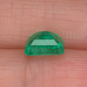 Emerald Gemstone in 7 x 5 mm (calibrated) Size for Sale, Emerald Stone in Green Color