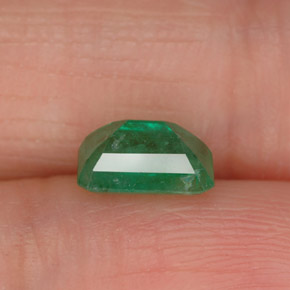 Emerald Gemstone in 7 x 5 mm (calibrated) Size for Sale, Emerald Stone in Green Color