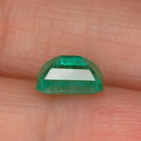 Emerald Gemstone in 7 x 5 mm (calibrated) Size for Sale, Emerald Stone in Green Color