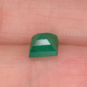 Emerald Gemstone in 5.1 x 5.1 mm Size for Sale, Emerald Stone in Green Color