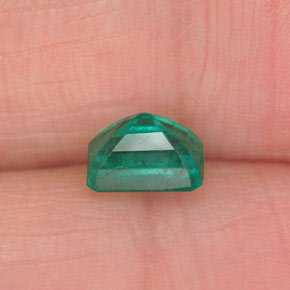 Emerald Gemstone in 6 x 4 mm (calibrated) Size for Sale, Emerald Stone in Medium Deep Green Color