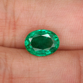 1.58 ct Green Emerald Gemstone, Emerald Gem in Oval Facet Shape for Sale.