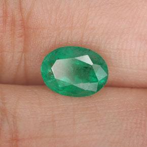 1.05 ct Green Emerald Stone, Natural Emerald in Oval Facet Shape for Sale