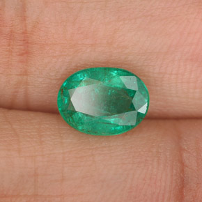 1.06 ct Green Emerald Stone, Natural Emerald in Oval Facet Shape for Sale