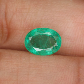 1.07 ct Green Emerald Gemstone, Emerald Gem in Oval Facet Shape for Sale.